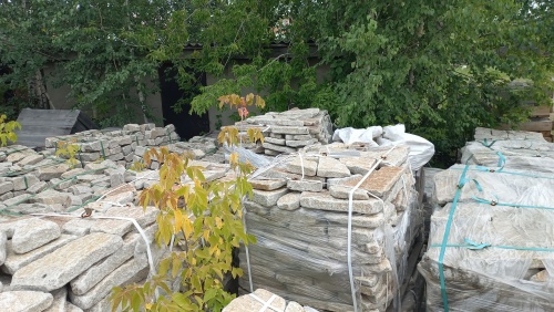 Плитняк галтованный гранитный для ландшафтного дизайна купить в Вологде