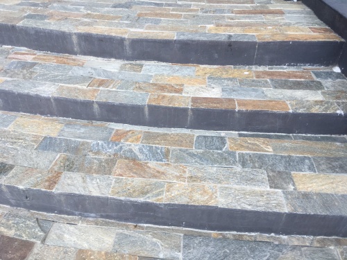 Плитка из Златолита Уральского для лестницы купить в Вологде