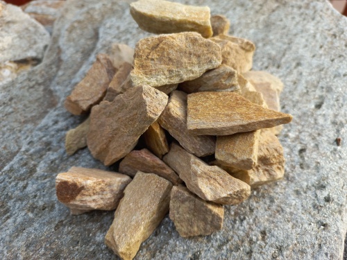 Златолит жёлтый декоративная каменная крошка купить в Вологде