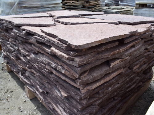 Плитняк лемезит бордовый для облицовки цоколя 20-25 мм  купить в Вологде