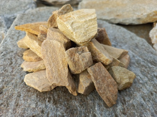 Златолит жёлтый декоративная каменная крошка купить в Вологде