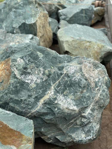 Камни для ландшафтного дизайна зелёные 10-60 килограмм купить в Вологде