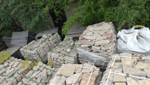 Плитняк гранитный галтованный купить в Вологде