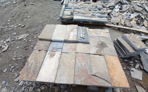 Плитка пилёная златолит Уральский для цоколя, отмостки купить в Вологде