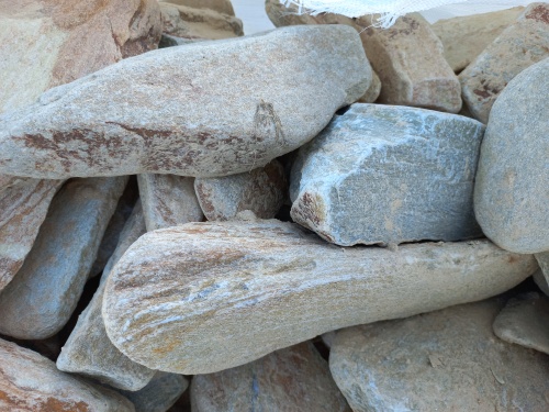 Златолит жёлтый, жёлто-зелёный глыбки и валуны для ланшафтного дизайна купить в Вологде