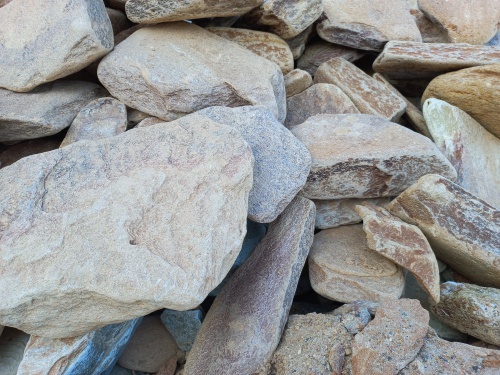 Златолит жёлтый, жёлто-зелёный глыбки и валуны для ланшафтного дизайна купить в Вологде