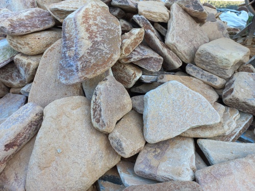 Златолит жёлтый, жёлто-зелёный глыбки и валуны для ланшафтного дизайна купить в Вологде