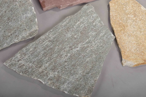 Плитняк златолит Уральский для цоколя, отмостки купить в Вологде