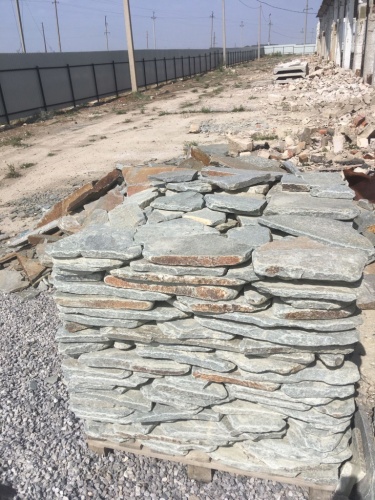 Златолит серебристый галтованный для лестниц купить в Вологде