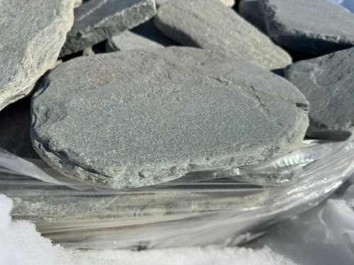 Плитняк златолит зелёный галтованный для мощения на бетон купить в Вологде