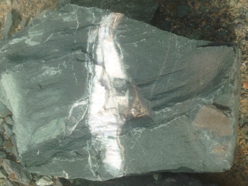 Гигантские зелёные валуны для ландшафтного дизайна весом более 5 тонн купить в Вологде